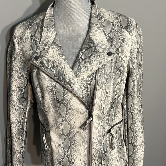 BlankNYC Jacket - Picture 6 of 6